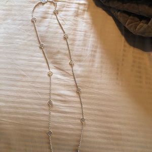 Kendra Scott necklace